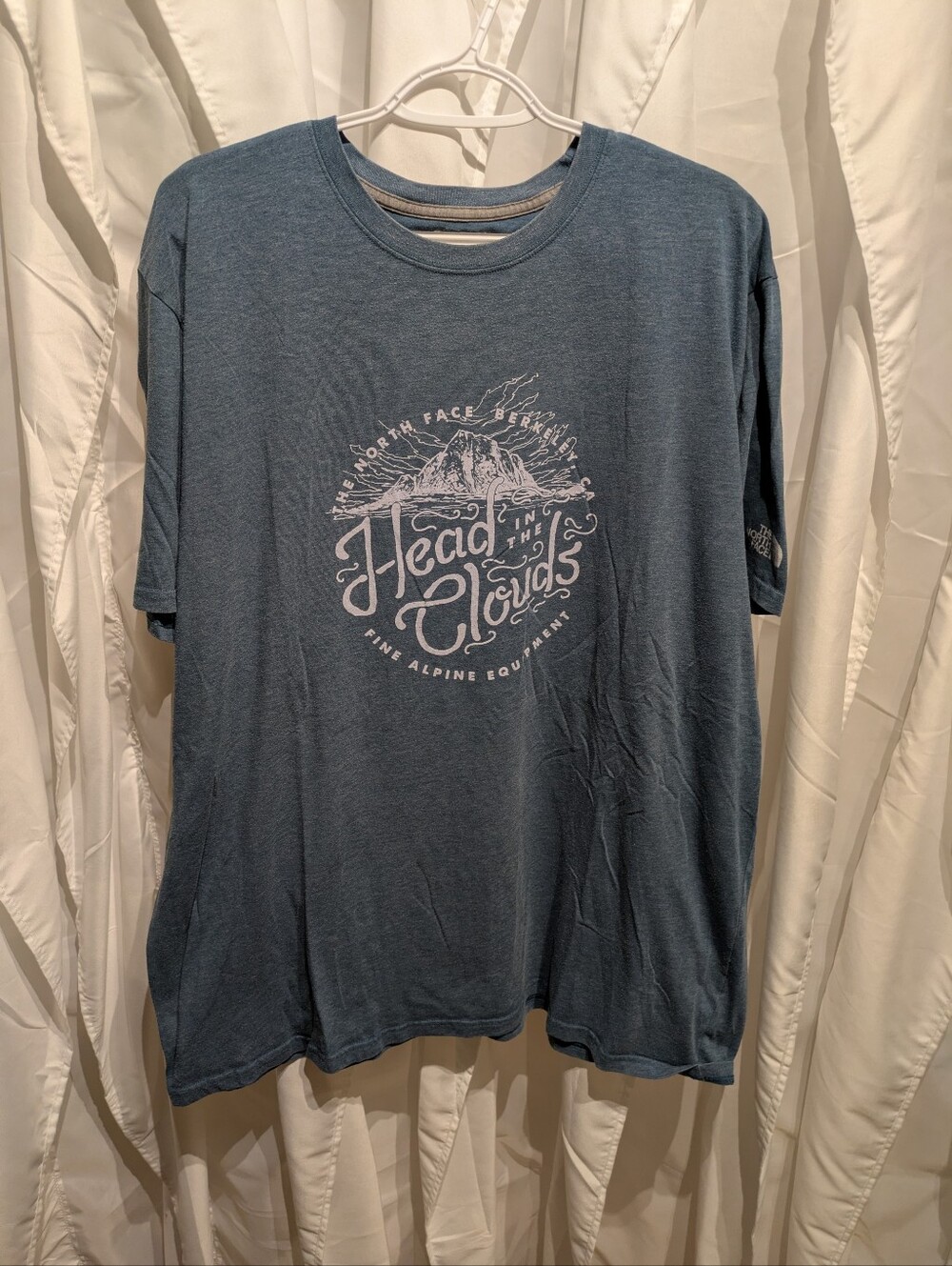 15 The North Face Men's Blue Graphic T-Shirt XXL "Head in the Clouds"
